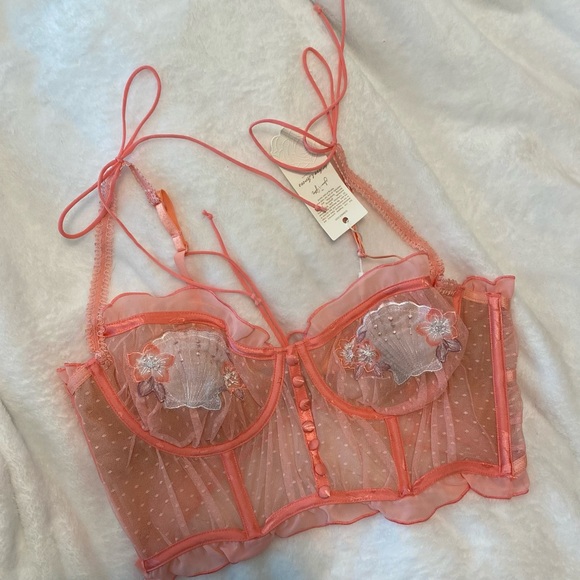 FOR LOVE & LEMONS Seashell Corset Top - Picture 5 of 8